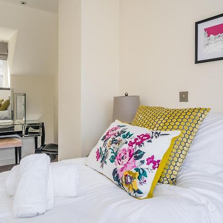 Corner House Villa บาธ ภายนอก รูปภาพ